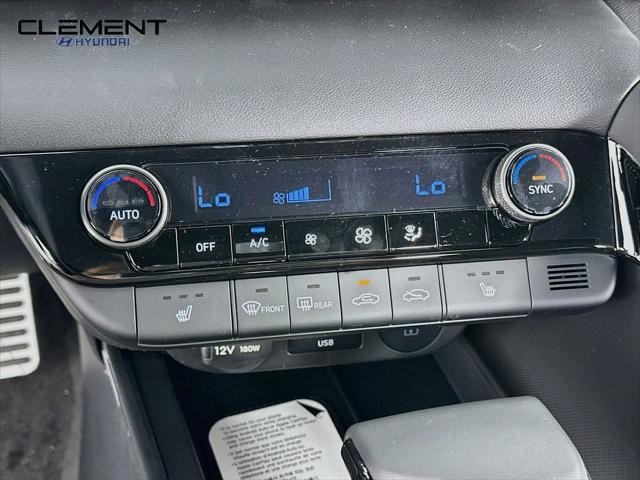 Hyundai Elantra Vehicle Full-screen Gallery Image 19