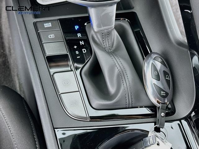 Hyundai Elantra Vehicle Full-screen Gallery Image 21