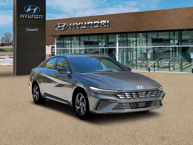 Hyundai Elantra Vehicle Full-screen Gallery Image 11