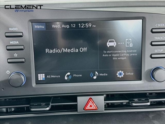 Hyundai Elantra Vehicle Full-screen Gallery Image 17