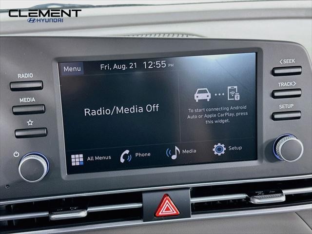 Hyundai Elantra Vehicle Full-screen Gallery Image 17