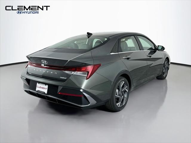 Hyundai Elantra Vehicle Full-screen Gallery Image 6