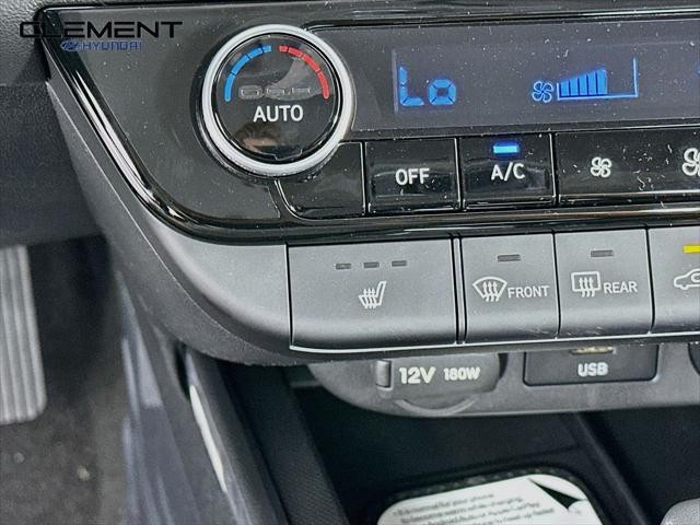 Hyundai Elantra Vehicle Full-screen Gallery Image 20