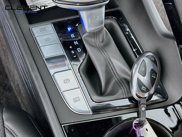 Hyundai Elantra Vehicle Full-screen Gallery Image 21