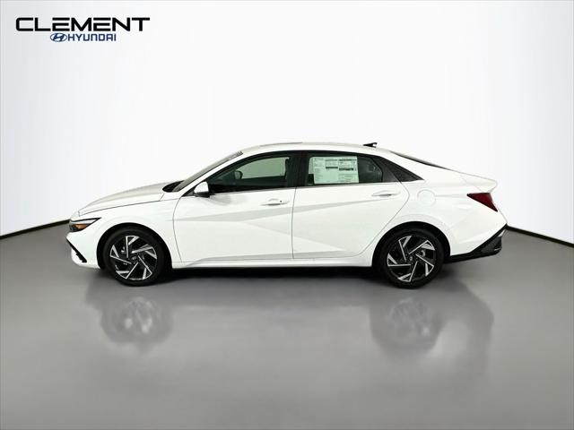 Hyundai Elantra Vehicle Full-screen Gallery Image 4