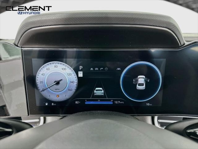 Hyundai Elantra Vehicle Full-screen Gallery Image 16