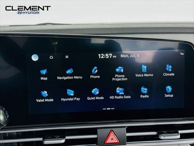 Hyundai Elantra Vehicle Full-screen Gallery Image 17