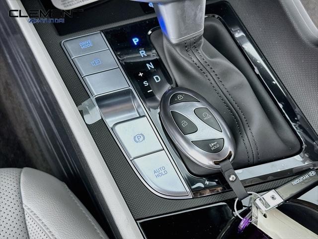 Hyundai Elantra Vehicle Full-screen Gallery Image 21
