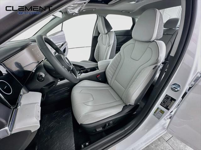 Hyundai Elantra Vehicle Full-screen Gallery Image 27