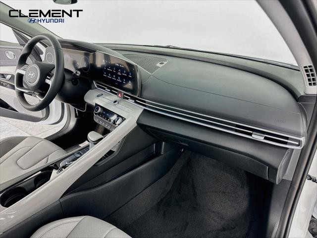 Hyundai Elantra Vehicle Full-screen Gallery Image 31