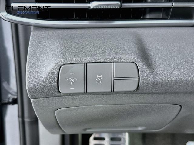 Hyundai Elantra Vehicle Full-screen Gallery Image 12