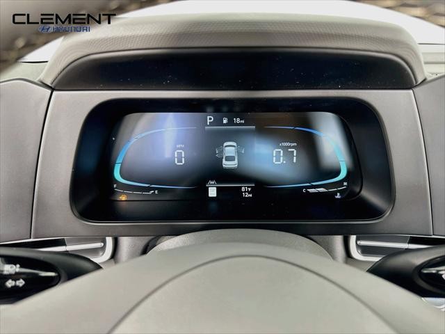 Hyundai Elantra Vehicle Full-screen Gallery Image 16