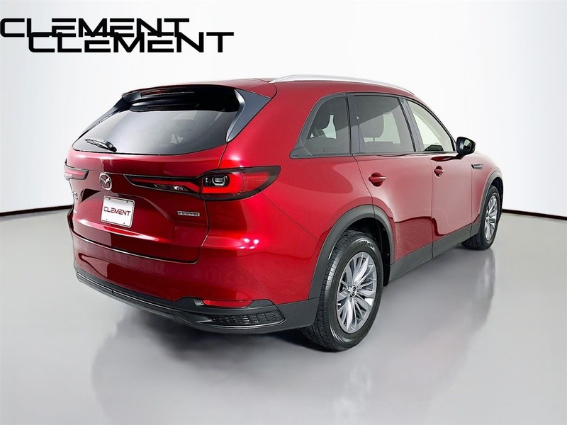 Mazda CX-90 Vehicle Full-screen Gallery Image 10