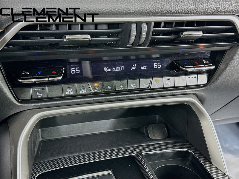 Mazda CX-90 Vehicle Full-screen Gallery Image 28