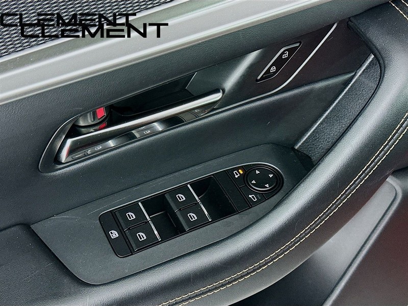 Mazda CX-90 Vehicle Full-screen Gallery Image 34