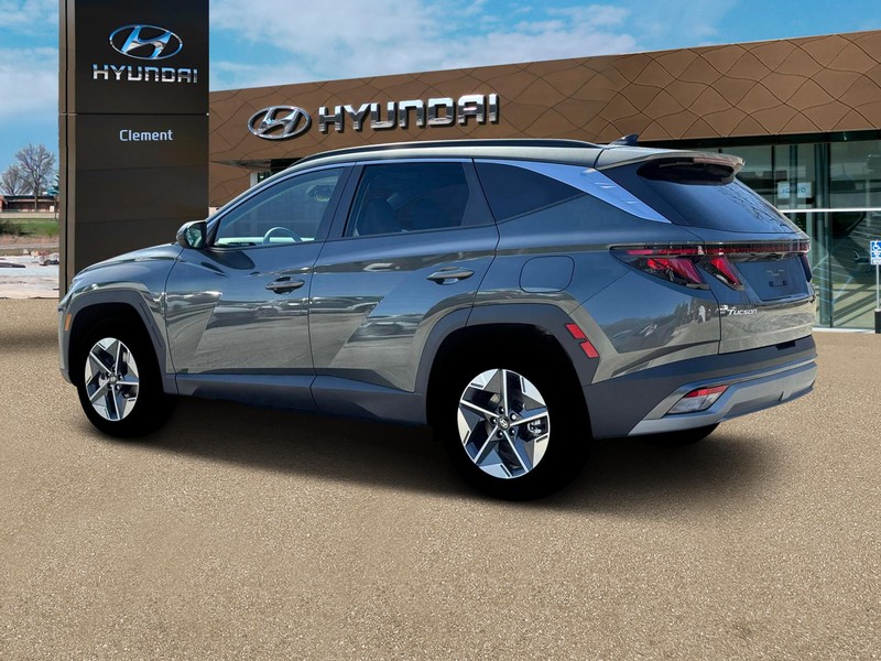 Hyundai Tucson Plug-In Hybrid Vehicle Full-screen Gallery Image 4