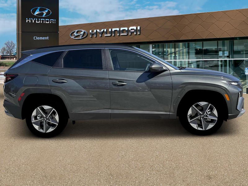 Hyundai Tucson Plug-In Hybrid Vehicle Full-screen Gallery Image 9
