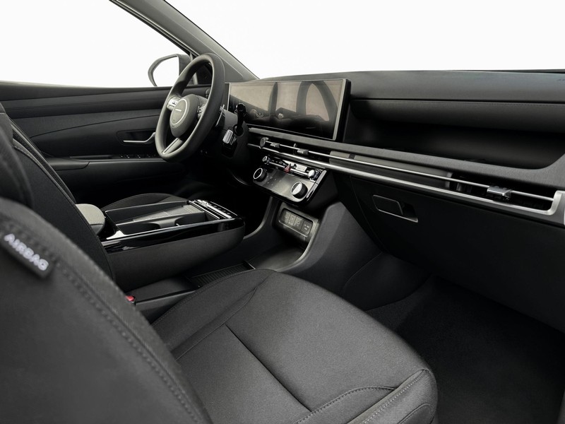 Hyundai Tucson Plug-In Hybrid Vehicle Full-screen Gallery Image 15