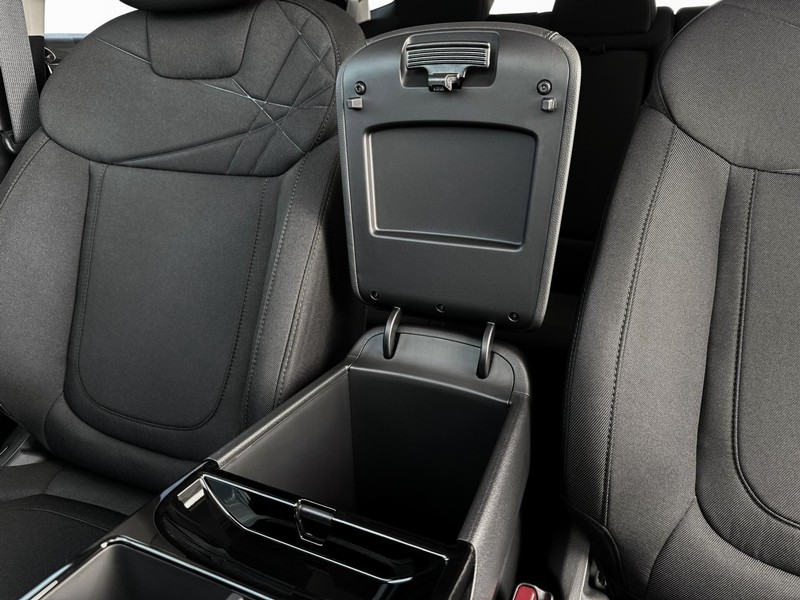 Hyundai Tucson Plug-In Hybrid Vehicle Full-screen Gallery Image 18