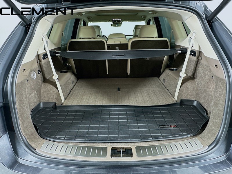 Genesis GV80 Vehicle Full-screen Gallery Image 11