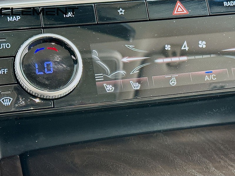 Genesis GV80 Vehicle Full-screen Gallery Image 23