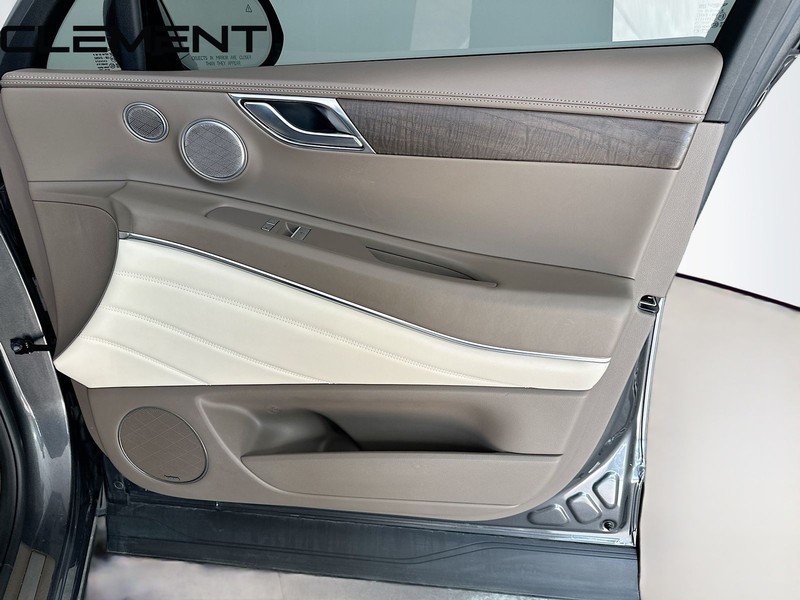 Genesis GV80 Vehicle Full-screen Gallery Image 38