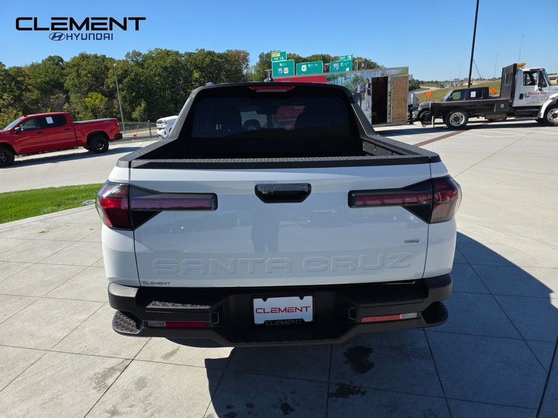Hyundai Santa Cruz Vehicle Full-screen Gallery Image 7