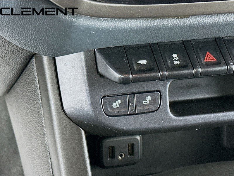 Chevrolet Colorado Vehicle Full-screen Gallery Image 23