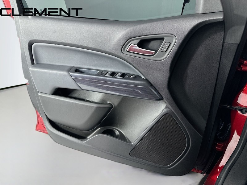 Chevrolet Colorado Vehicle Full-screen Gallery Image 27