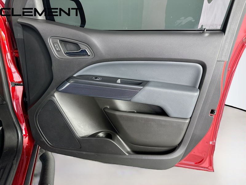 Chevrolet Colorado Vehicle Full-screen Gallery Image 35