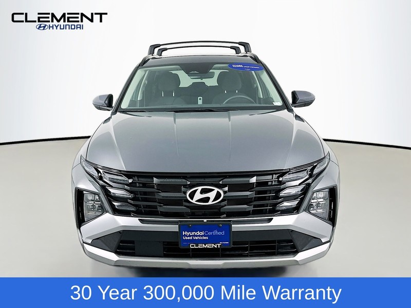 Hyundai Tucson Vehicle Full-screen Gallery Image 2