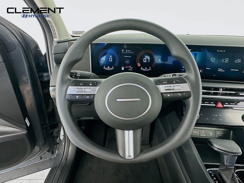Hyundai Tucson Vehicle Full-screen Gallery Image 13