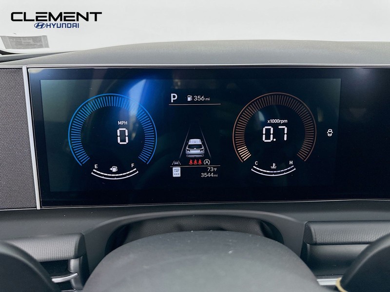 Hyundai Tucson Vehicle Full-screen Gallery Image 16