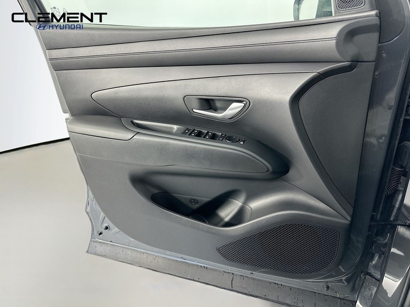 Hyundai Tucson Vehicle Full-screen Gallery Image 23