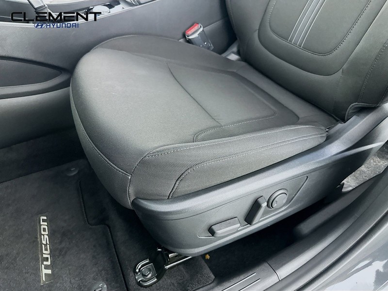 Hyundai Tucson Vehicle Full-screen Gallery Image 24