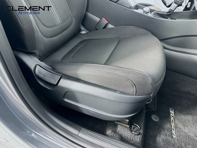 Hyundai Tucson Vehicle Full-screen Gallery Image 28