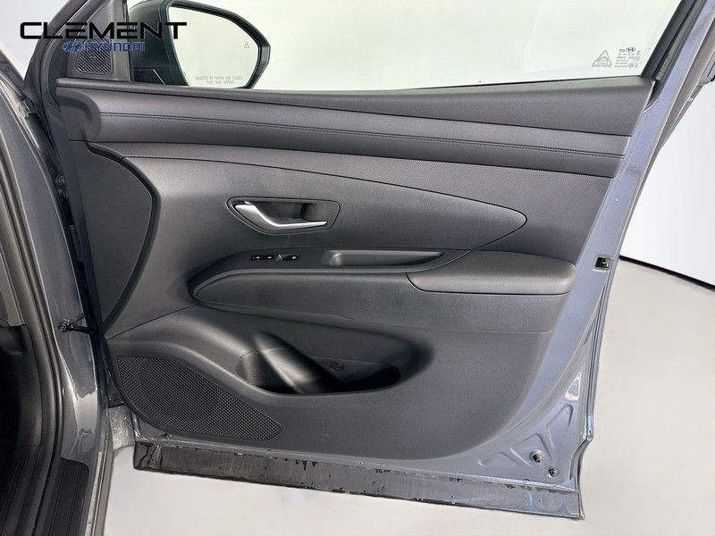 Hyundai Tucson Vehicle Full-screen Gallery Image 30