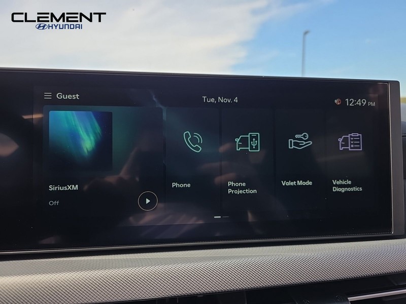 Hyundai Sonata Vehicle Full-screen Gallery Image 17