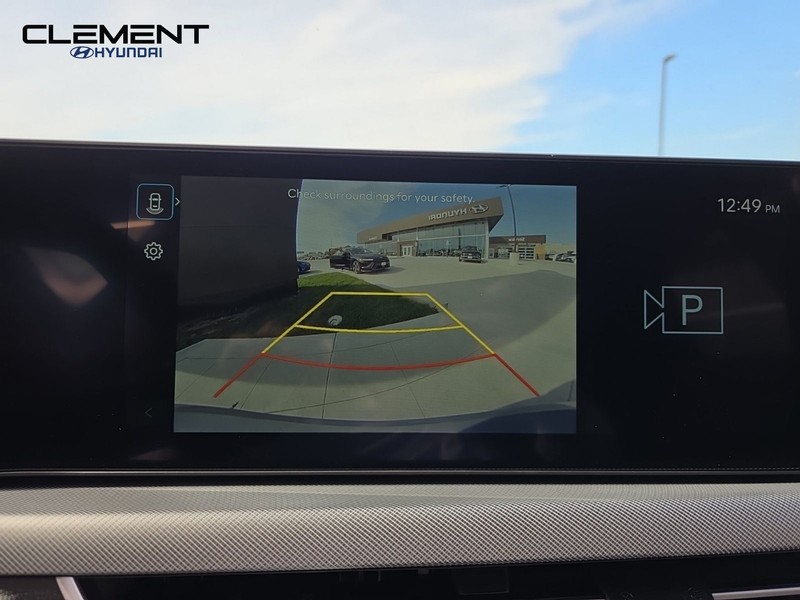 Hyundai Sonata Vehicle Full-screen Gallery Image 19