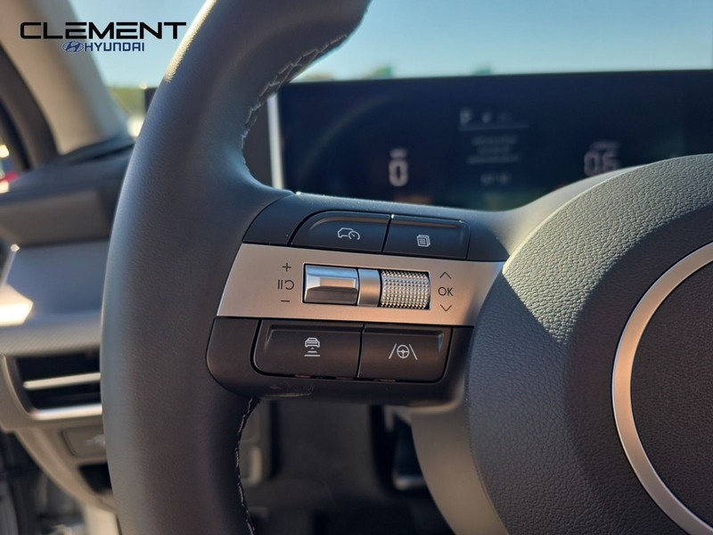 Hyundai Sonata Vehicle Full-screen Gallery Image 14