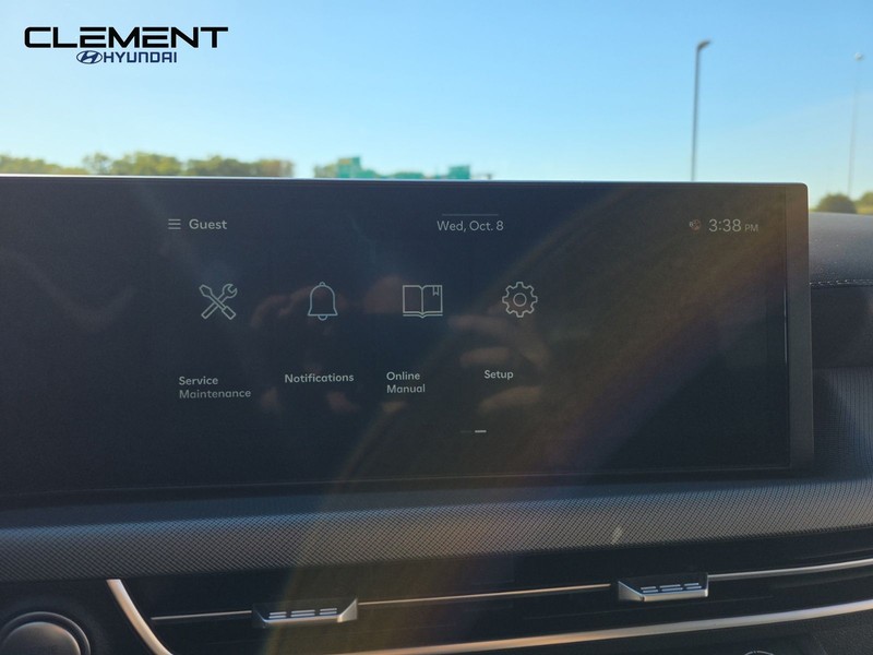 Hyundai Sonata Vehicle Full-screen Gallery Image 19