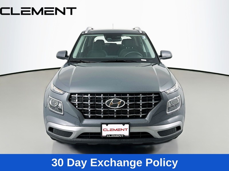 Hyundai Venue Vehicle Full-screen Gallery Image 3
