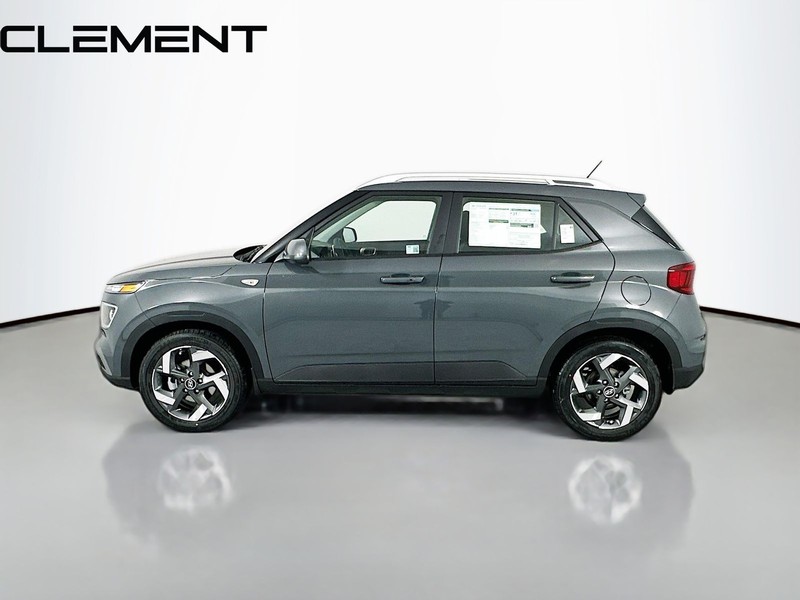 Hyundai Venue Vehicle Full-screen Gallery Image 6