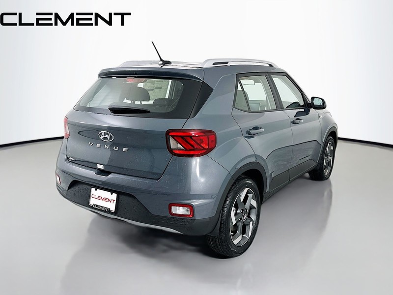Hyundai Venue Vehicle Full-screen Gallery Image 7