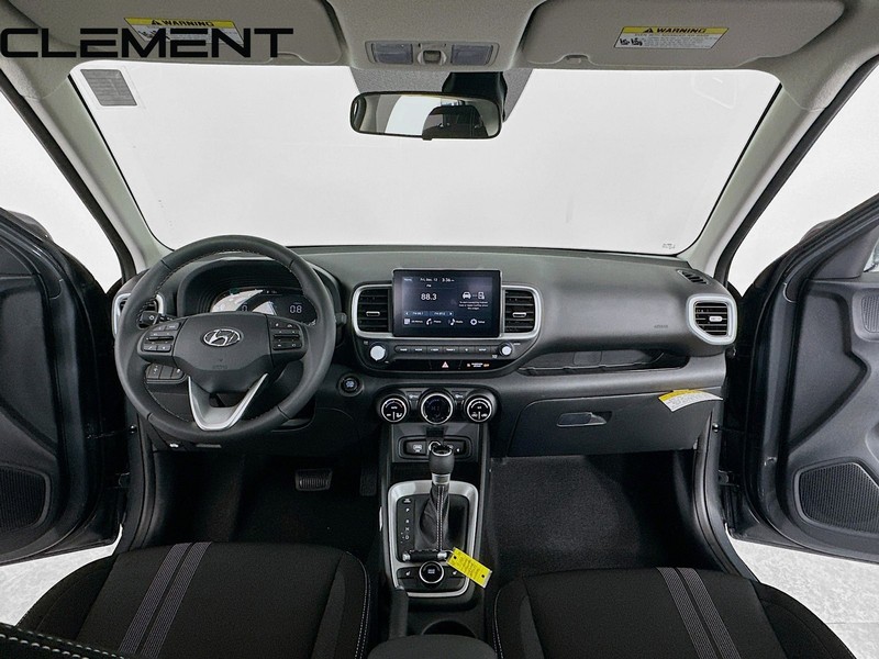 Hyundai Venue Vehicle Full-screen Gallery Image 12