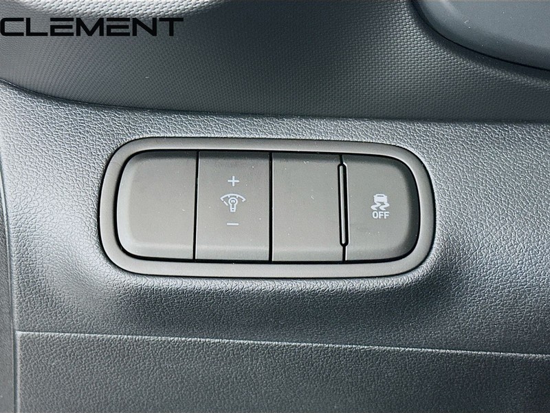 Hyundai Venue Vehicle Full-screen Gallery Image 13