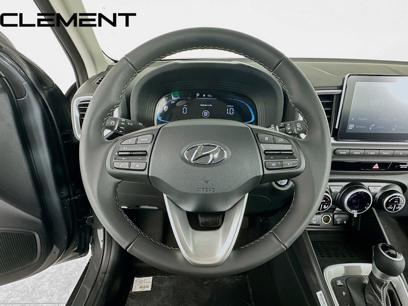Hyundai Venue Vehicle Full-screen Gallery Image 14