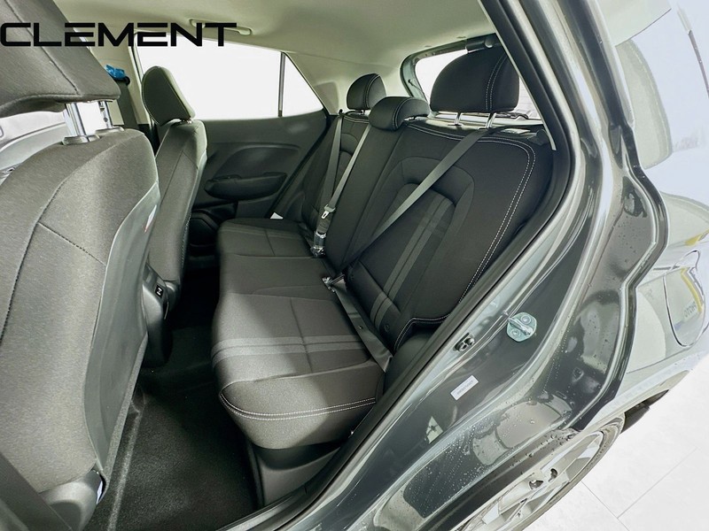 Hyundai Venue Vehicle Full-screen Gallery Image 32