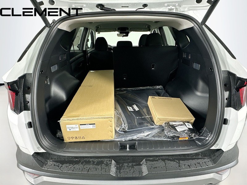 Hyundai Tucson Vehicle Full-screen Gallery Image 11