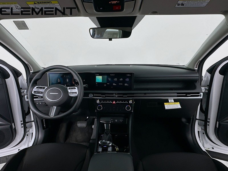 Hyundai Tucson Vehicle Full-screen Gallery Image 12